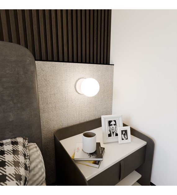 Applique murale BIOR K1 blanche en verre opalin, fabrication polonaise BIOR K1 BLANC